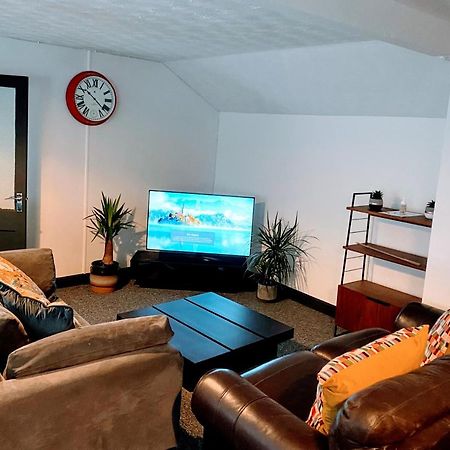 Gorgeous Town Center 3 Bedroom Self Contained Apartment For 1-5 People Harrogate Kültér fotó