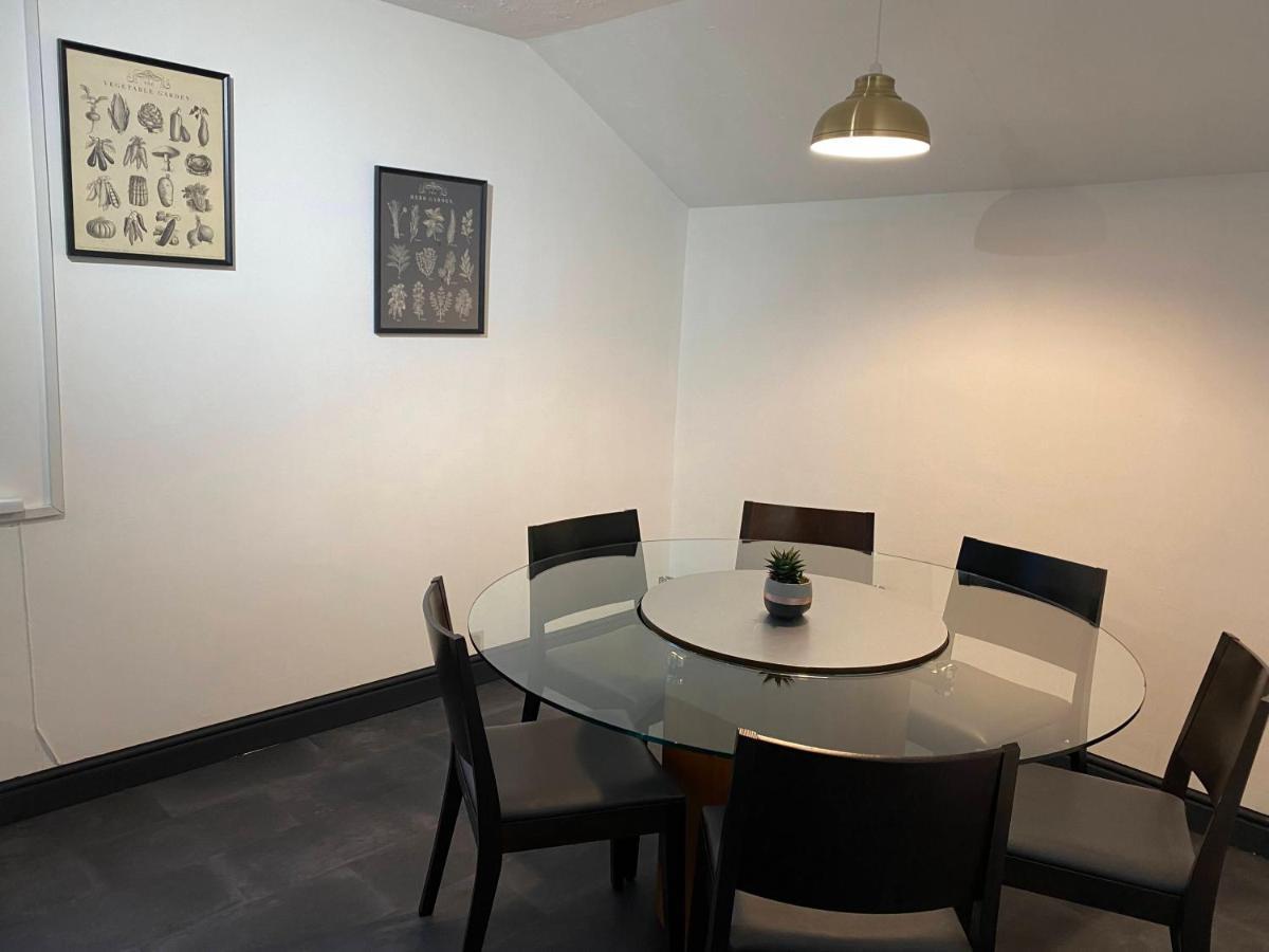 Gorgeous Town Center 3 Bedroom Self Contained Apartment For 1-5 People Harrogate Kültér fotó