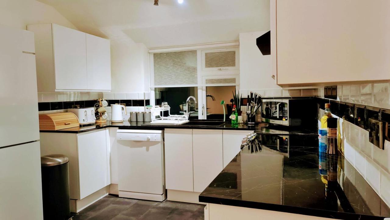 Gorgeous Town Center 3 Bedroom Self Contained Apartment For 1-5 People Harrogate Kültér fotó
